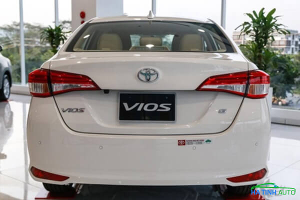 Toyota Vios màu trắng hợp với người mệnh gì 